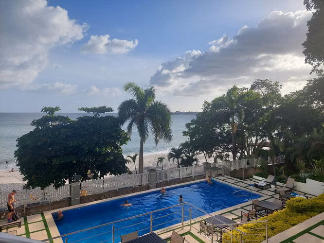 LINDO APARTAMENTO FRENTE A LA PLAYA AMUEBLADO