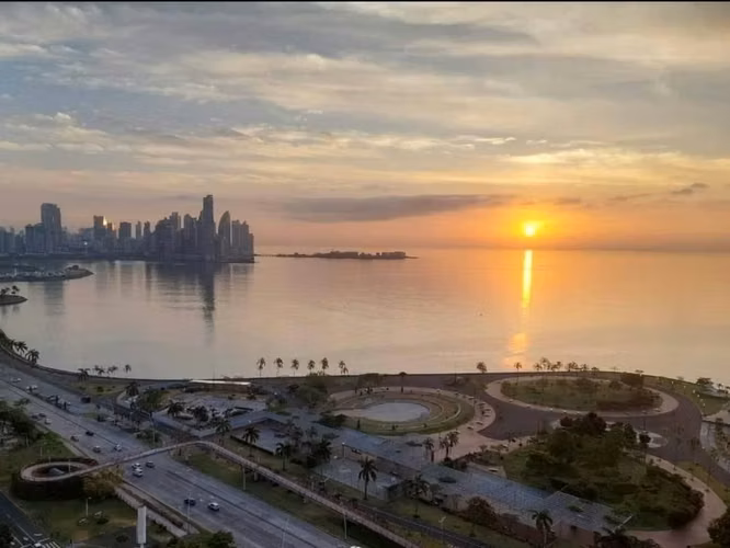 APARTAMENTO EN VENTA  FRENTE AL MAR EN VENTA