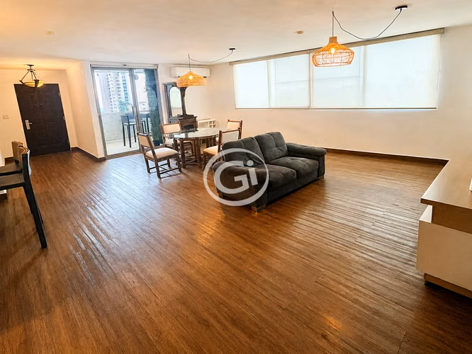 Alquiler Amplio Apartamento Amoblado Deluna Park View con Balcón