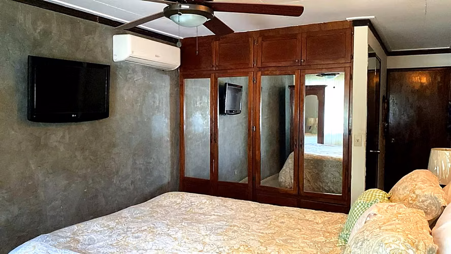 ¡Hermosa Casa en Villas de Las Fuentes! 3 Rec + Den, Terraza y Jardín