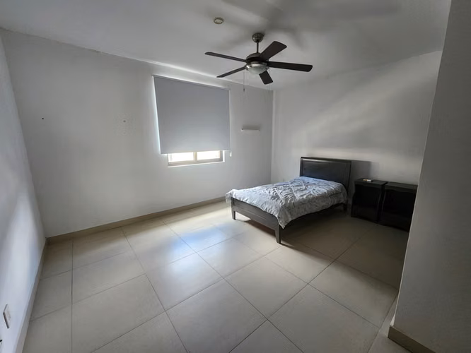 Bella Casa en Áreas Verdes