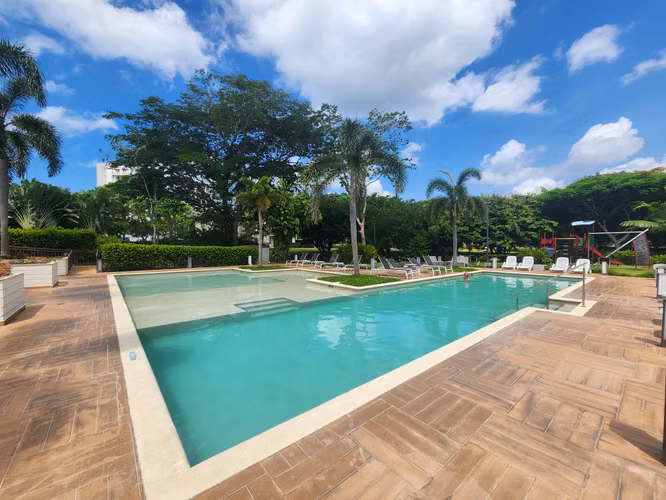 Bella Casa en Áreas Verdes