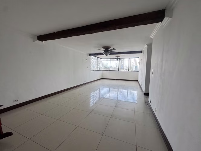 Venta de Apartamento en El Dorado con Vista Panorámica y Área Social - Imagen 2
