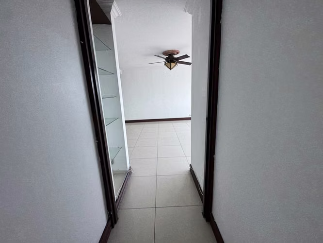 Venta de Apartamento en El Dorado con Vista Panorámica y Área Social - Imagen 3