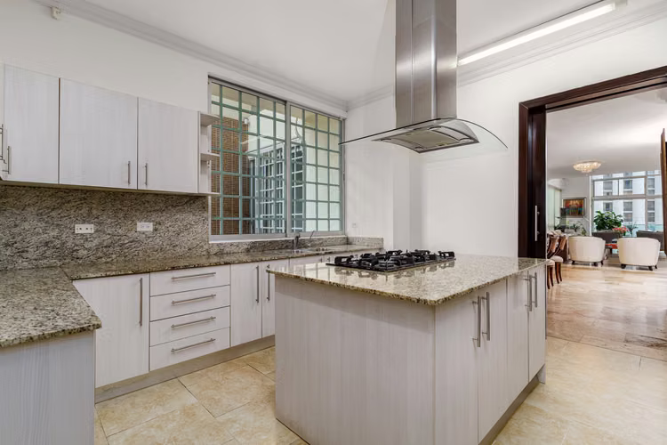Amplio y Elegante Loft de Doble Altura 372m2 con Precio por Debajo del Mercado $533,000 - Imagen 10