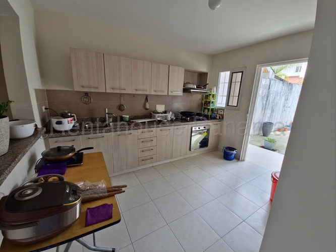 Se Vende Casa en Versalles LA26-9022