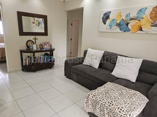Se Vende Casa en Versalles LA26-8220