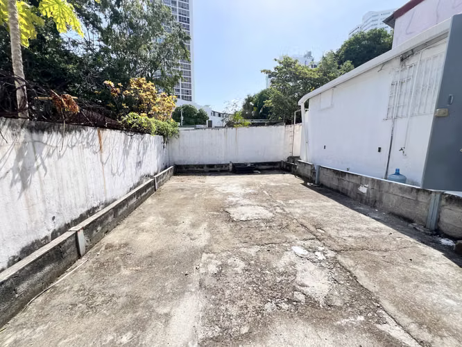 Casa Comercial en Alquiler – Calle Matilde Obarrio, San Francisco - AF
