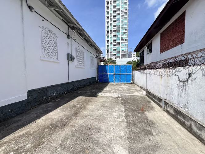 Casa Comercial en Alquiler – Calle Matilde Obarrio, San Francisco - AF