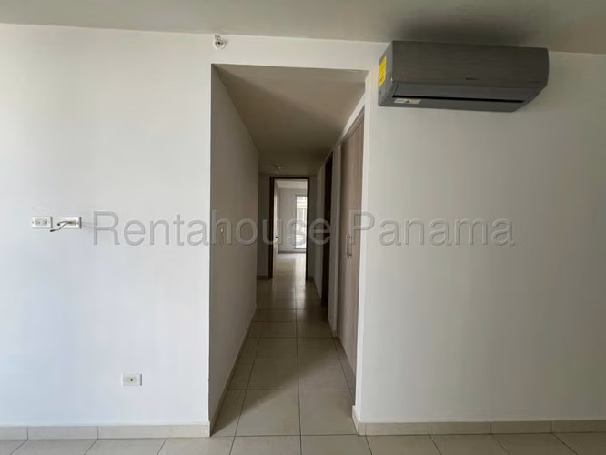 Se Vende Apartamento en Versalles LA26-4306