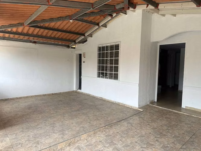 Amplia Casa Unifamiliar de 3 Recámaras en Arraijan - El Tecal | Totalmente Cercada