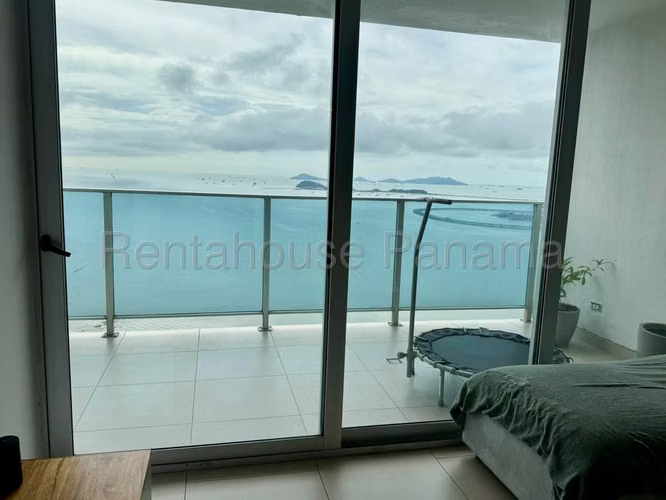 Apartamento en Alquiler en Avenida Balboa. PH WATERS ON THE BAY. 26LDC9067
