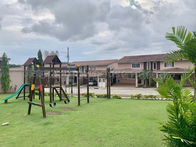 Venta de Casa en Brisas del Golf MPS26-1989