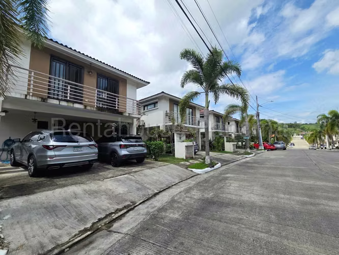 VENTA DE CASA EN SUMMER VILLAGE MILLA 8 HQ
