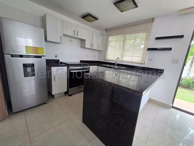VENTA DE CASA EN SUMMER VILLAGE MILLA 8 HQ