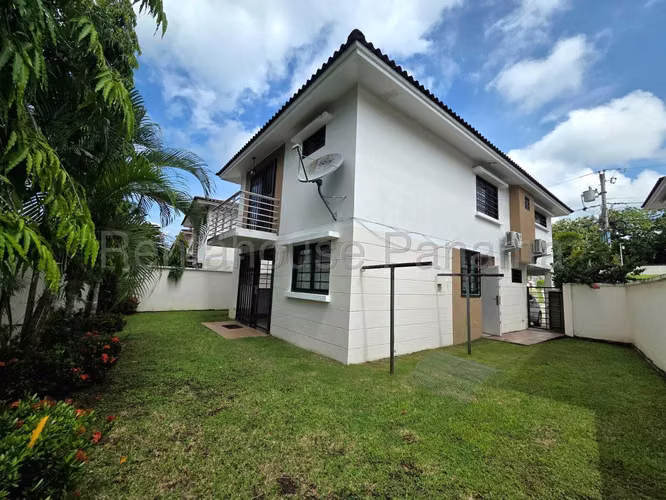 VENTA DE CASA EN SUMMER VILLAGE MILLA 8 HQ