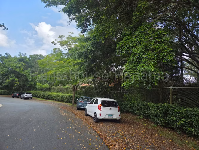 VENTA DE TERRENO EN TERRENO N-2 ALBROOK HQ