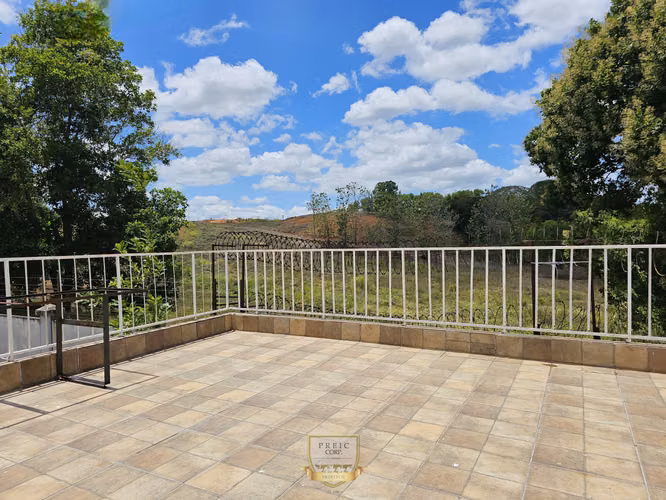 Casa Remodelada y Amoblada en Venta en Brisas Norte PH Victoria, Brisas del Golf