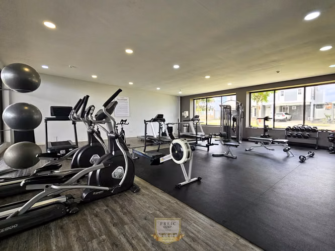 Casa Remodelada y Amoblada en Venta en Brisas Norte PH Victoria, Brisas del Golf