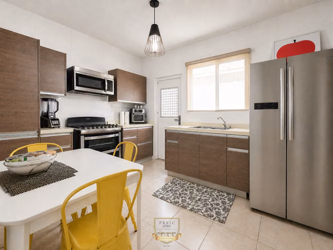 Casa Remodelada y Amoblada en Venta en Brisas Norte PH Victoria, Brisas del Golf