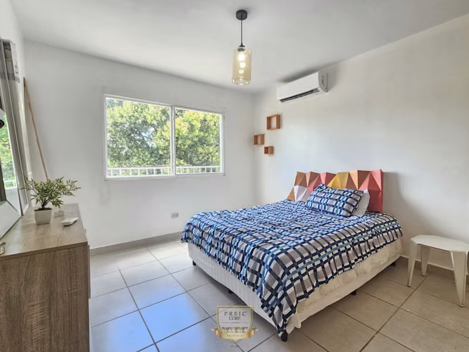 Casa Remodelada y Amoblada en Venta en Brisas Norte PH Victoria, Brisas del Golf