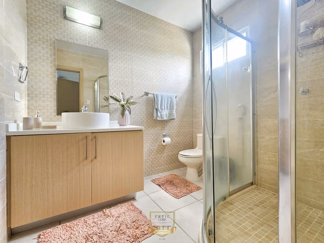 Casa Remodelada y Amoblada en Venta en Brisas Norte PH Victoria, Brisas del Golf