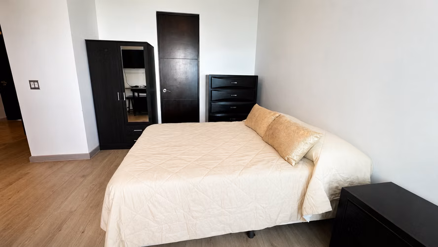 Apartamento tipo estudio amueblado Avenida Balboa - Imagen 9