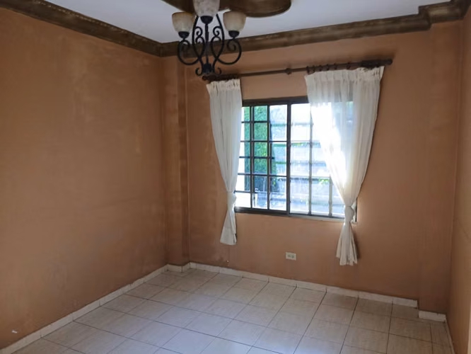 Se vende hermosa casa de 2 plantas en la mejor zona de David Terronal - Imagen 15