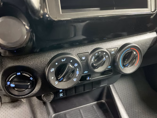 TOYOTA HILUX - 2025 - PPHX - Automarket - Imagen 9