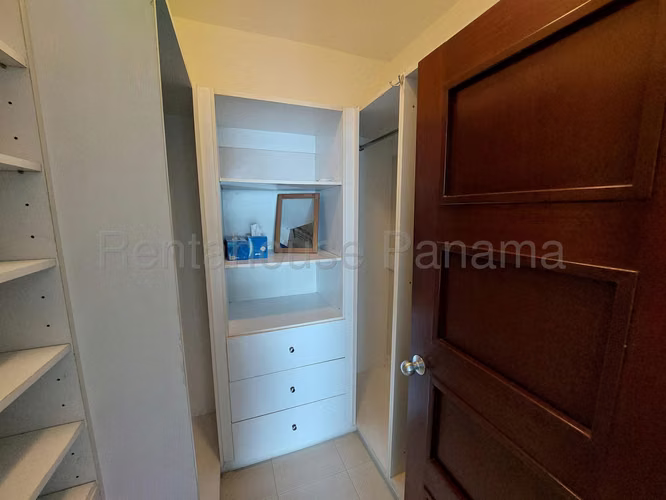 Alquiler de Apartamento en Bellavista Ph Grandbay Tower CCO