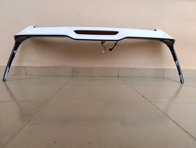 Spoiler Geely Coolray
