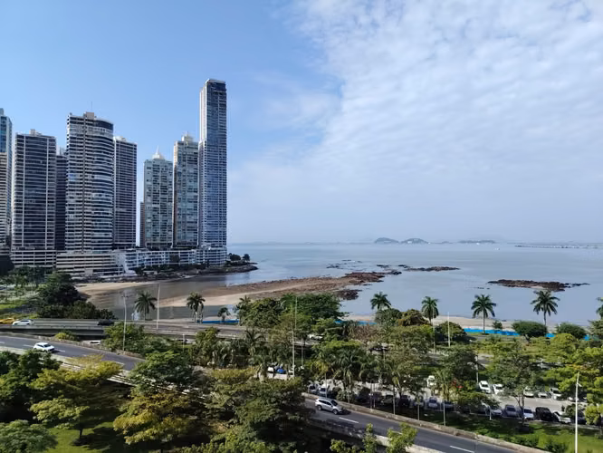 ALQUILO APARTAMENTO EN AVE, BALBOA, 1 RECAMARAS, AMOBLADO, VISTA AL MAR.