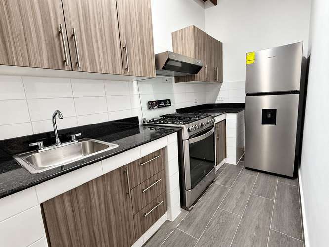 Apartamento 2 Recamaras Con Linea Blanca a pasos de la Cinta Costera