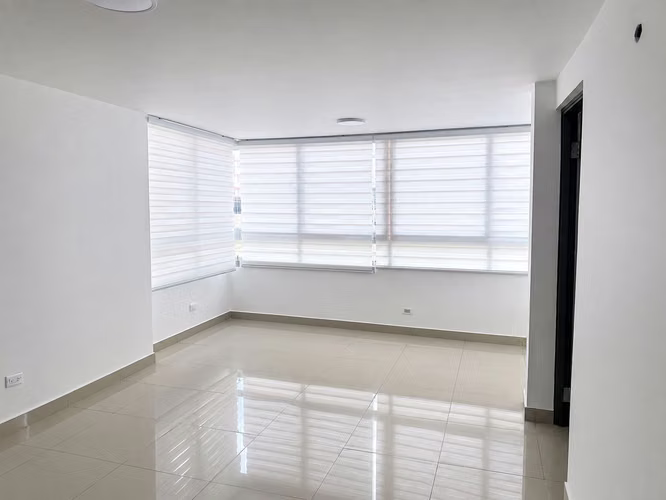 APARTAMENTO DE 2 y 3 RECAMARAS EN CALLE 50 FINAL - Imagen 2