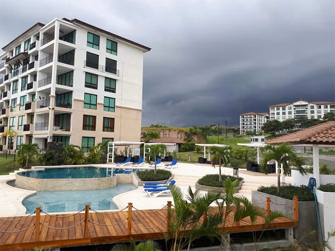 APARTAMENTO FRENTE AL MAR CON PATIO EN ENSENADA - Imagen 11