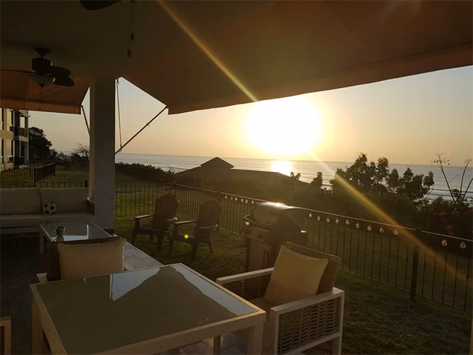APARTAMENTO FRENTE AL MAR CON PATIO EN ENSENADA - Imagen 6