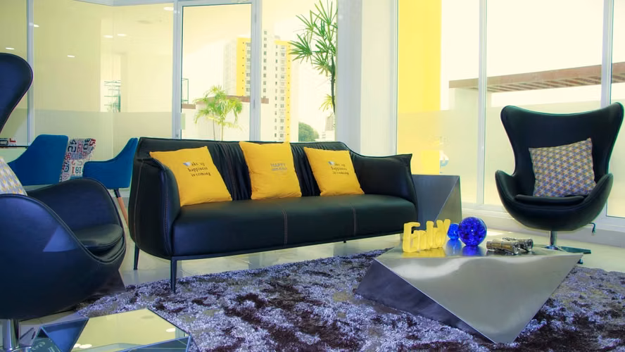 Alquiler Apartamento  Amoblado/ PH Metropolitan Park – 93 m2 – 3Recamaras / Nivel 25 / Vía España