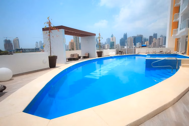 Alquiler Apartamento  Amoblado/ PH Metropolitan Park – 93 m2 – 3Recamaras / Nivel 25 / Vía España