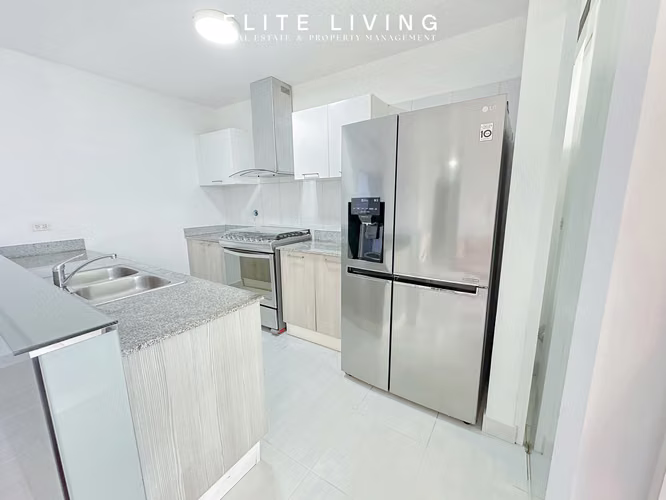 Alquiler Apartamento  Amoblado/ PH Metropolitan Park – 93 m2 – 3Recamaras / Nivel 25 / Vía España