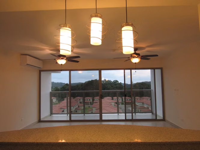 Venta de Apartamento en PH Midrise, Woodlands - Imagen 8