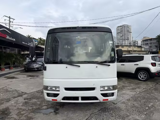 Nissan civilian 2017