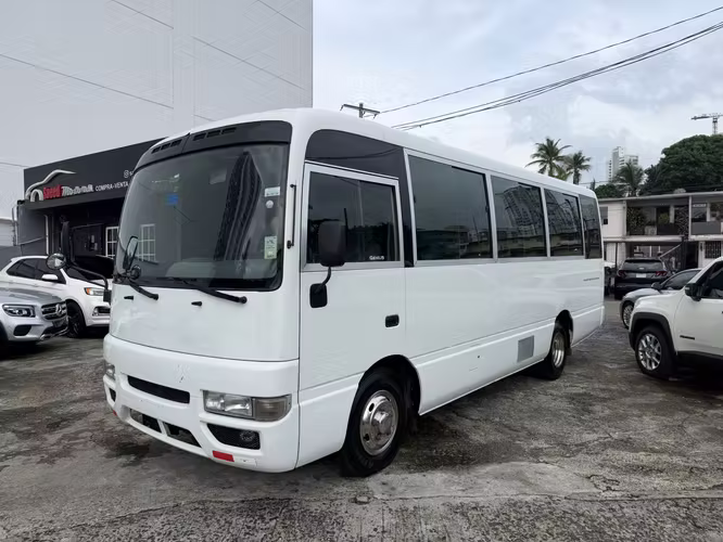 Nissan civilian 2017