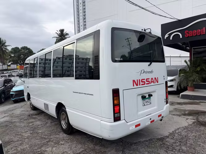 Nissan civilian 2017