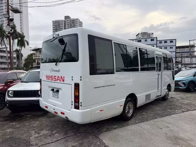 Nissan civilian 2017