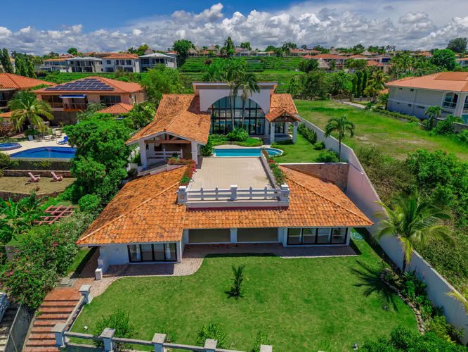 Vista Mar Oceanfront Golf Villa: Investment Opportunity