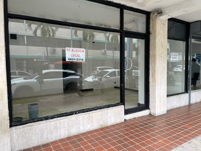 ESPECTACULAR LOCAL COMERCIAL EN EL CANGREJO CON AMPLIOS VENTANALES - Imagen 2