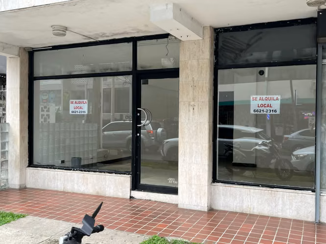 ESPECTACULAR LOCAL COMERCIAL EN EL CANGREJO CON AMPLIOS VENTANALES - Imagen 4