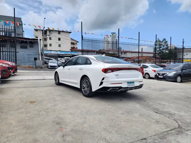 Kia Optima 2023