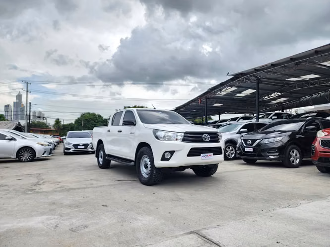 Toyota Hilux 2023 - Imagen 2