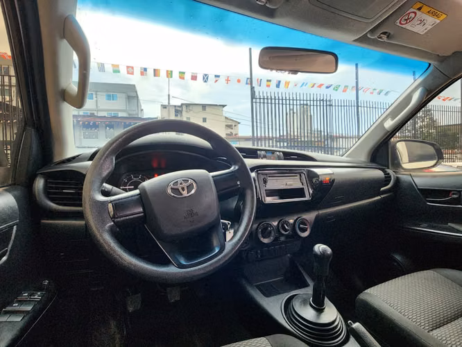 Toyota Hilux 2023 - Imagen 10